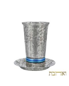 כוס קידוש בעיצוב חדיש עם טבעות כחולות דקות